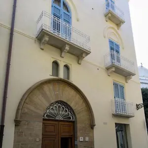 Diffuso Palazzo Mauro Трапани